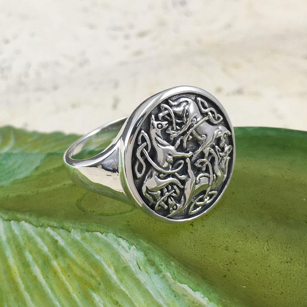 Celtic Knot Horse Ring TRI901