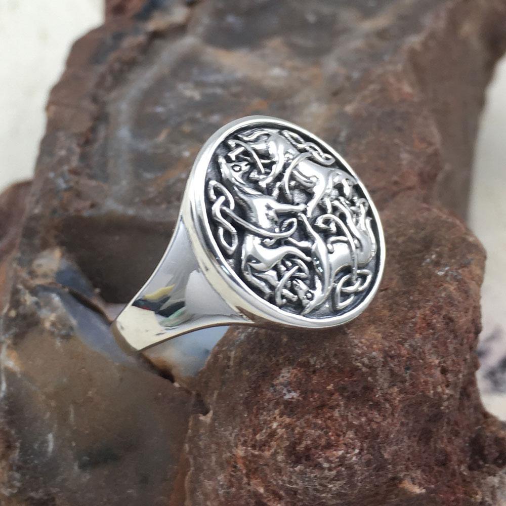 Celtic Knot Horse Ring TRI901